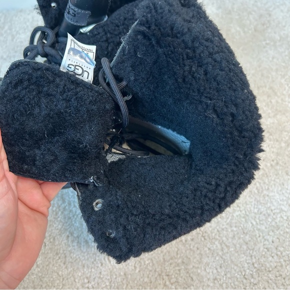 Ugg Butte Toddler Size 2 Snow Boots Waterproof Boys Girls - Picture 9 of 9